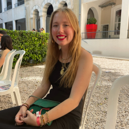 Capucine profile