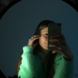 Isaline profile