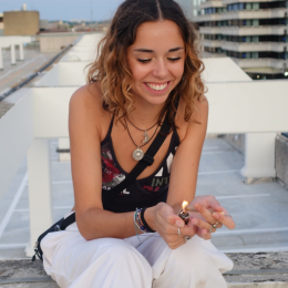 Lia profile