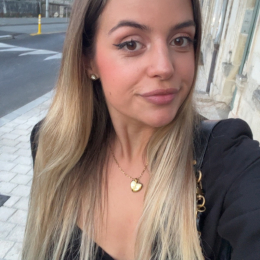 Melanie profile