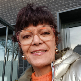 Caroline profile