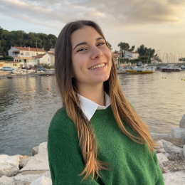 Léa profile