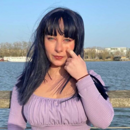 Léa profile
