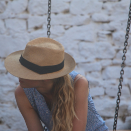 Caroline profile