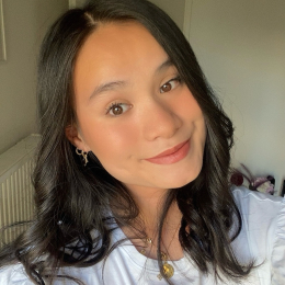 Chloe profile